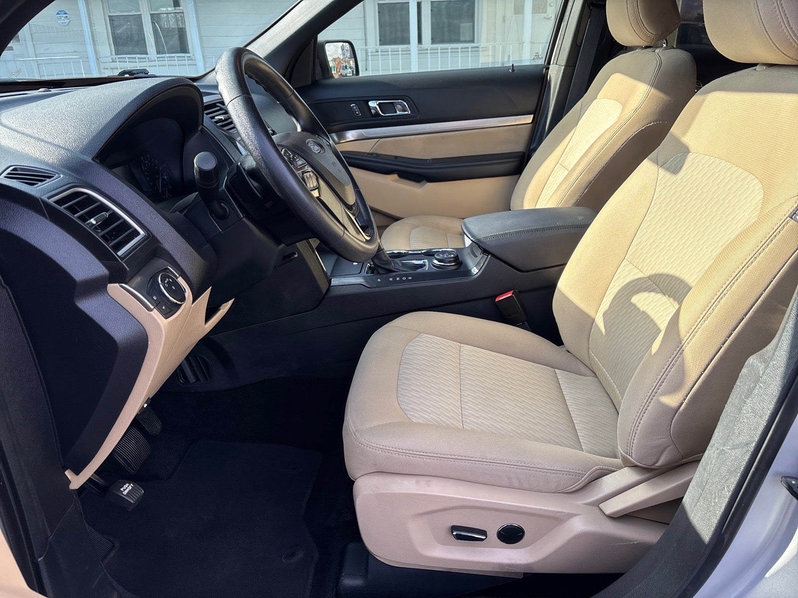 2017 Ford Explorer Base