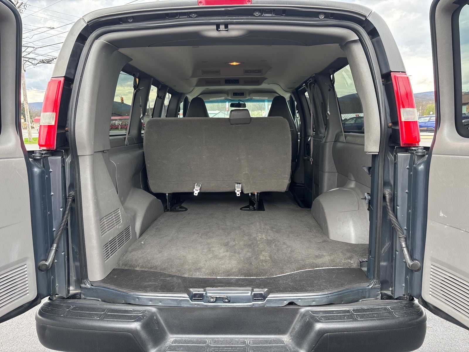 2017 Chevrolet Express LS 2500