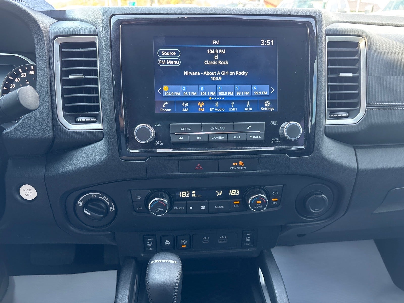 2022 Nissan Frontier SV
