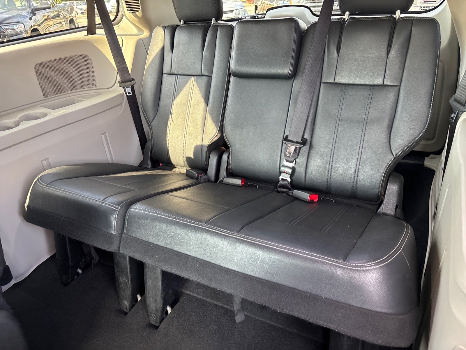 2016 Chrysler Town and Country Touring