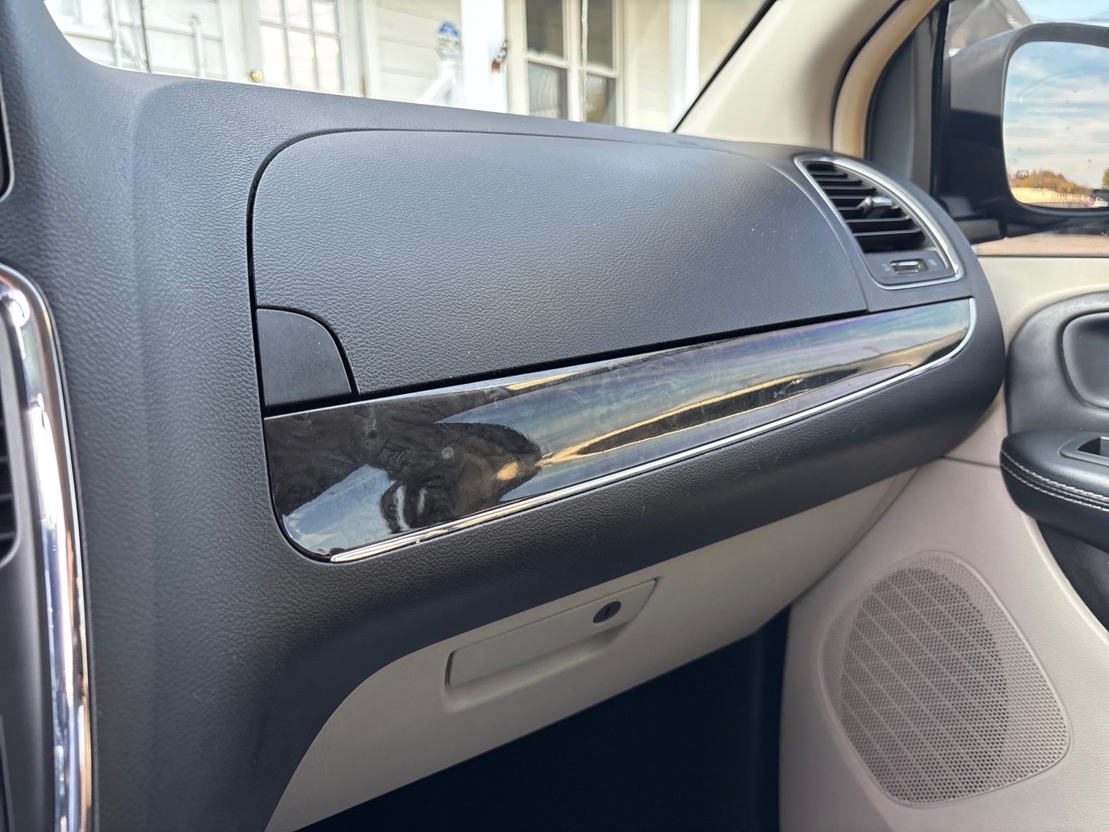 2016 Chrysler Town and Country Touring