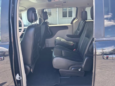 2016 Chrysler Town and Country Touring