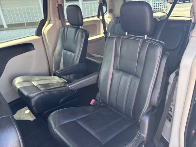 2016 Chrysler Town and Country Touring