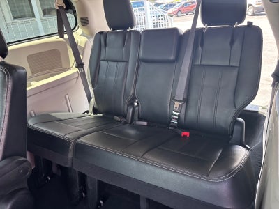2016 Chrysler Town and Country Touring