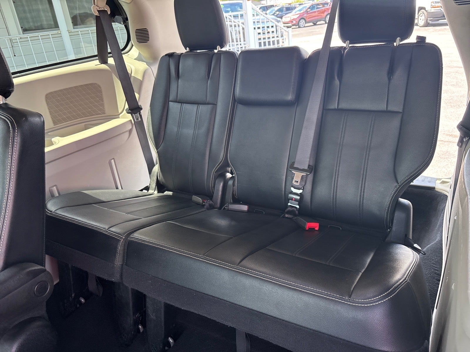2016 Chrysler Town and Country Touring