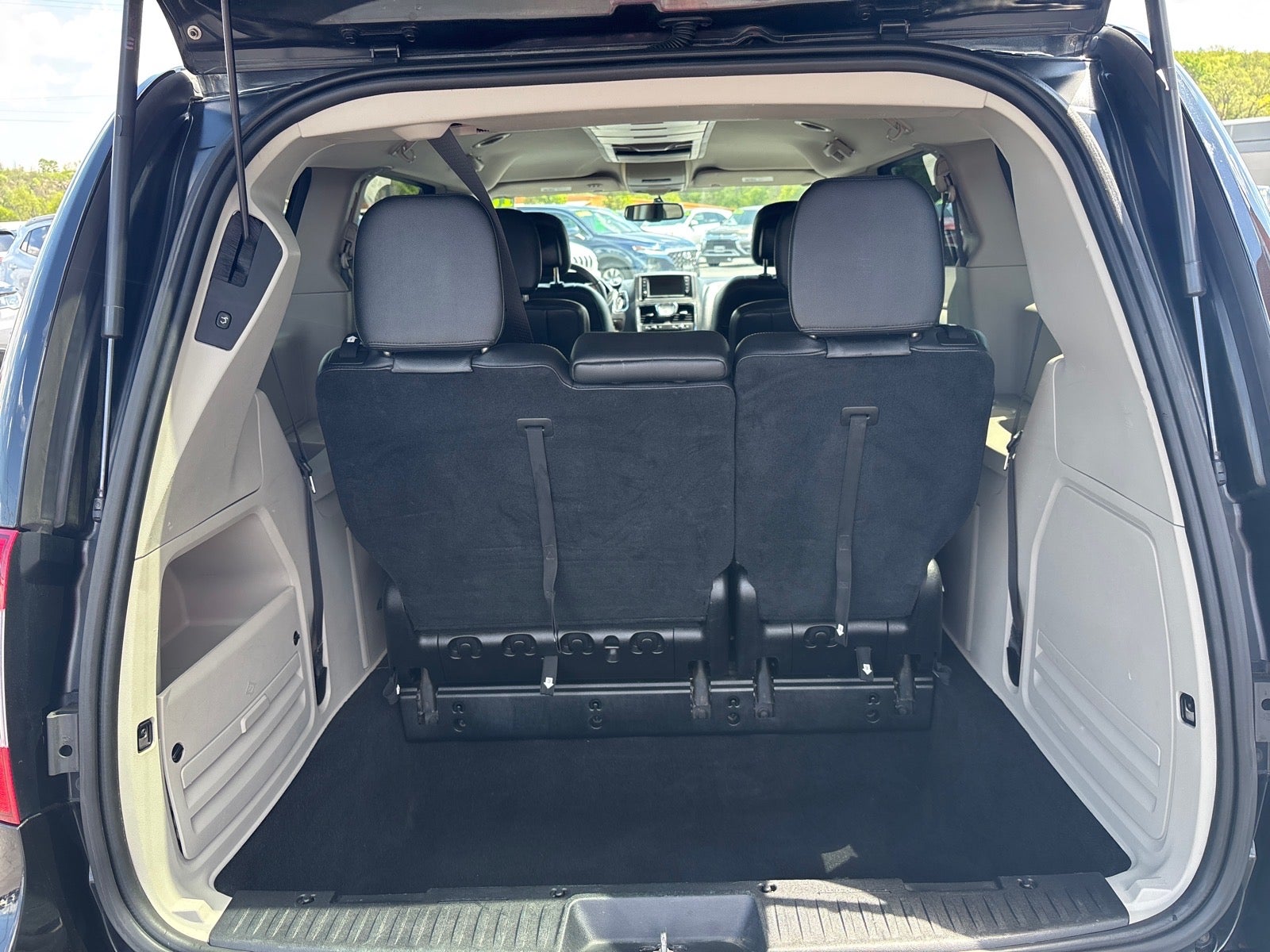 2016 Chrysler Town and Country Touring