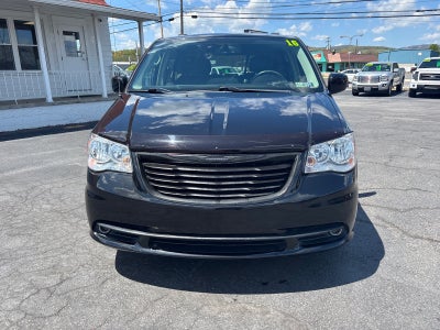 2016 Chrysler Town and Country Touring