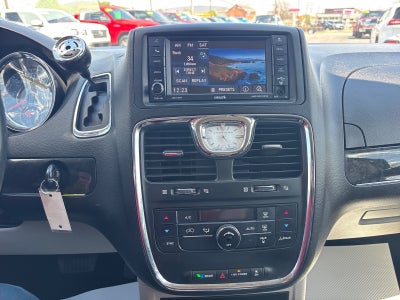 2016 Chrysler Town and Country Touring