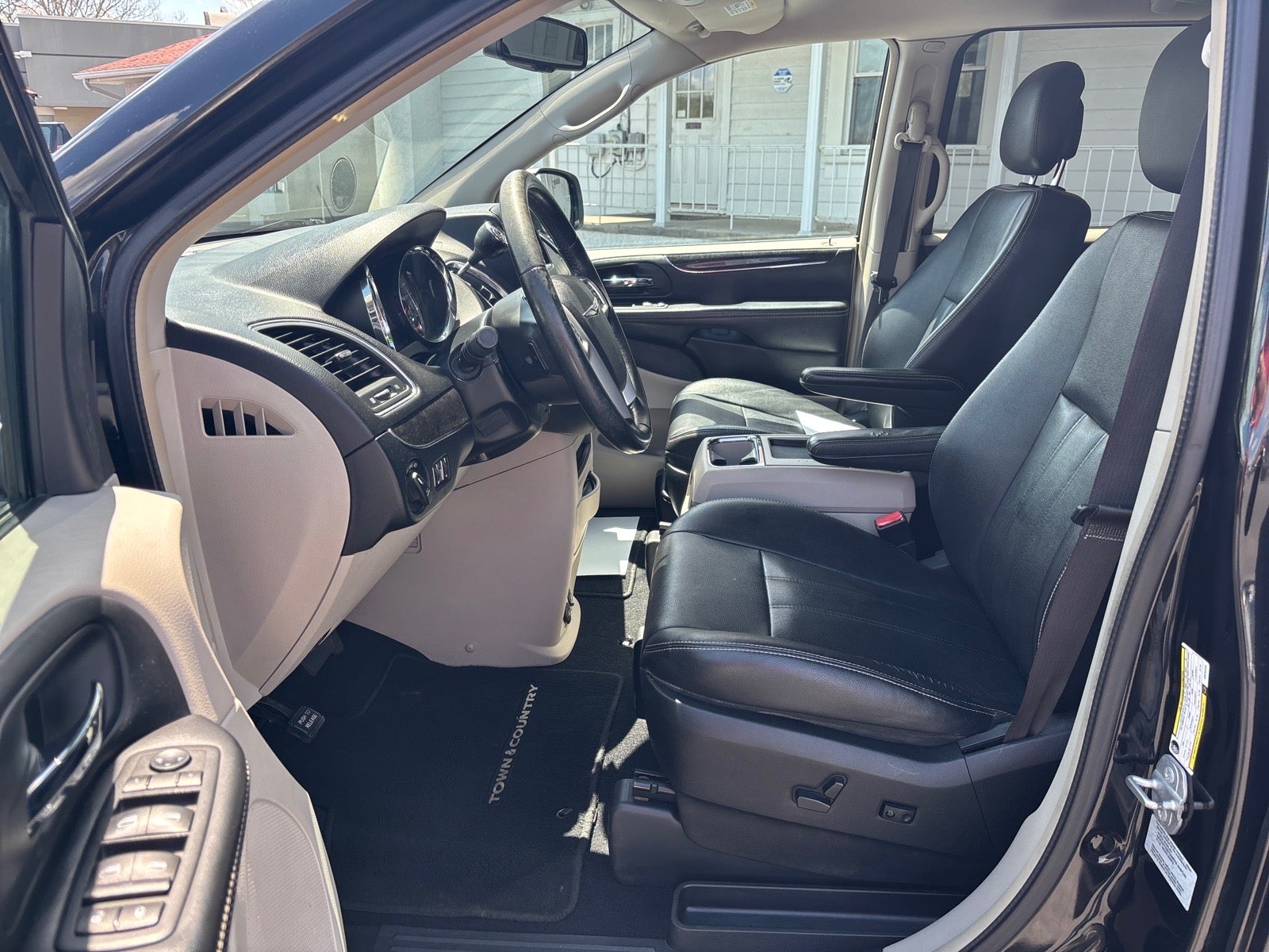 2016 Chrysler Town and Country Touring