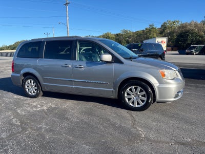 2016 Chrysler Town and Country Touring