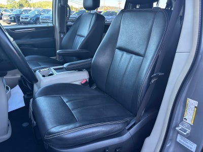 2016 Chrysler Town and Country Touring