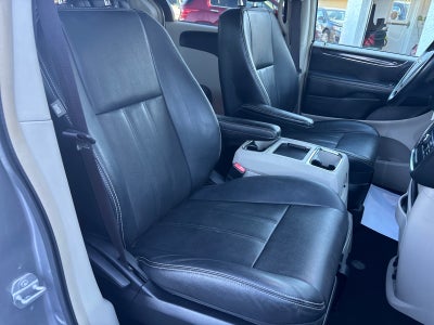 2016 Chrysler Town and Country Touring
