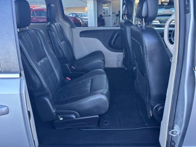 2016 Chrysler Town and Country Touring