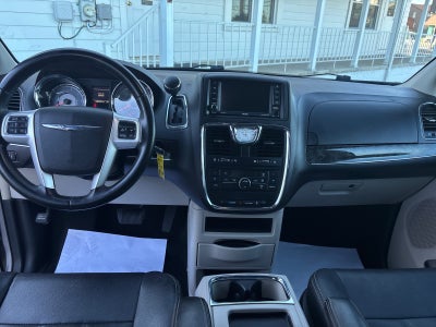 2016 Chrysler Town and Country Touring