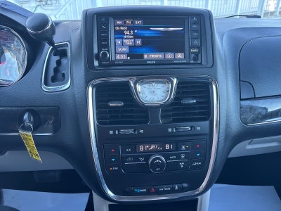 2016 Chrysler Town and Country Touring