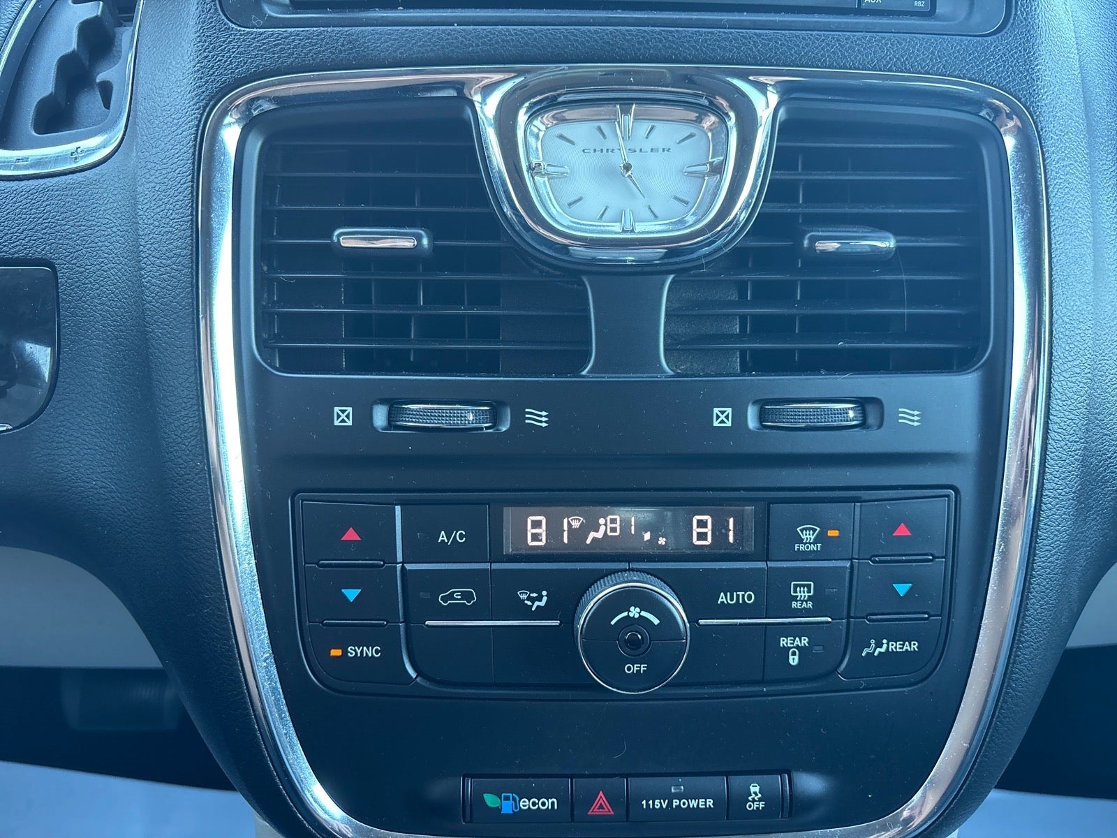 2016 Chrysler Town and Country Touring