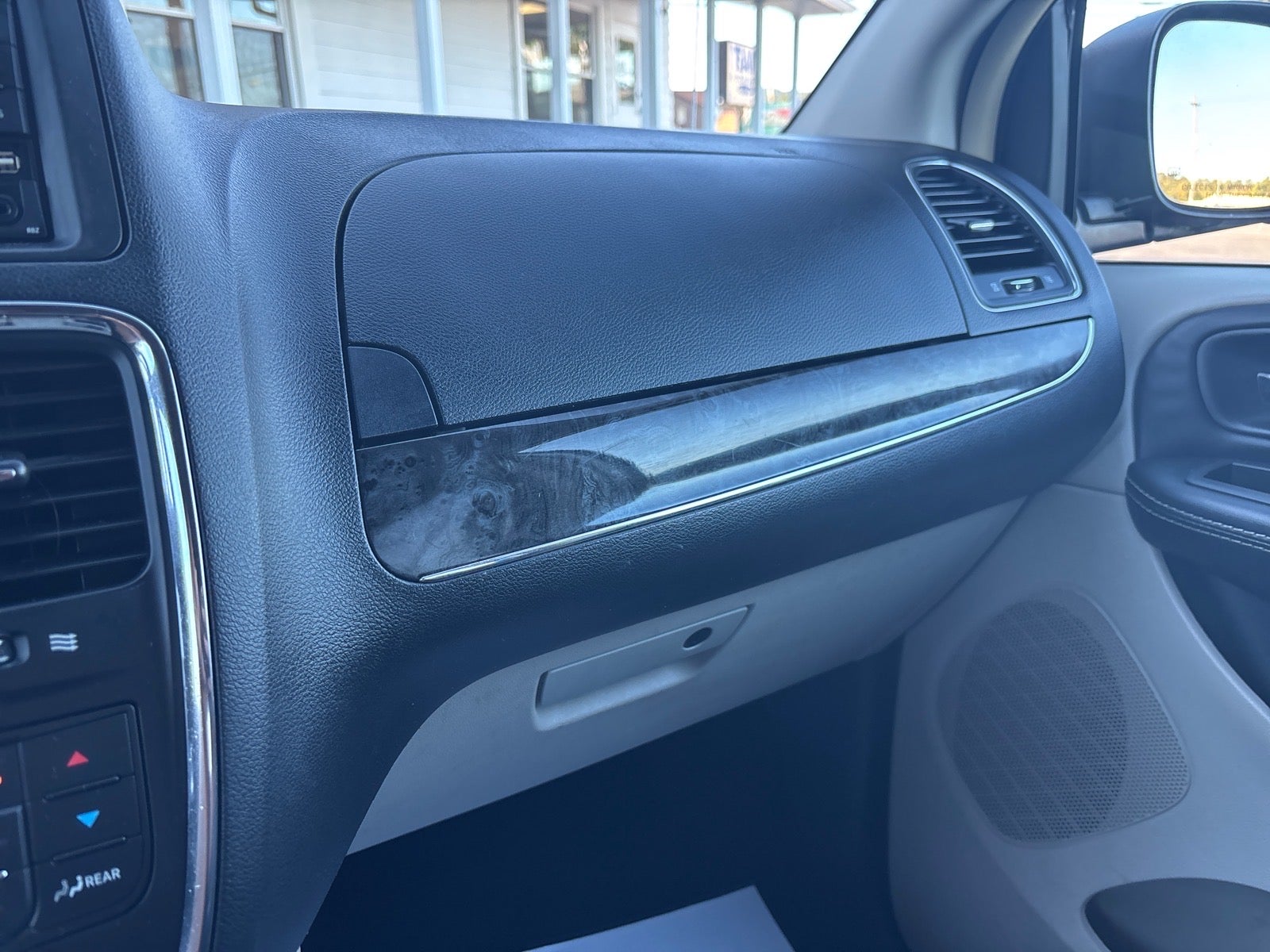 2016 Chrysler Town and Country Touring
