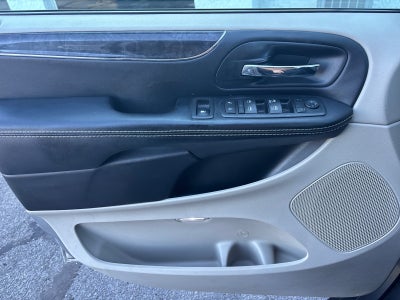 2016 Chrysler Town and Country Touring