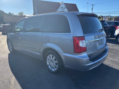 2016 Chrysler Town and Country Touring