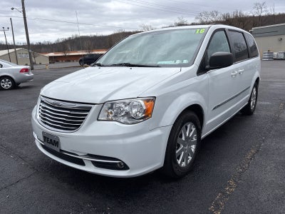 2016 Chrysler Town and Country Touring