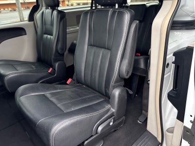 2016 Chrysler Town and Country Touring
