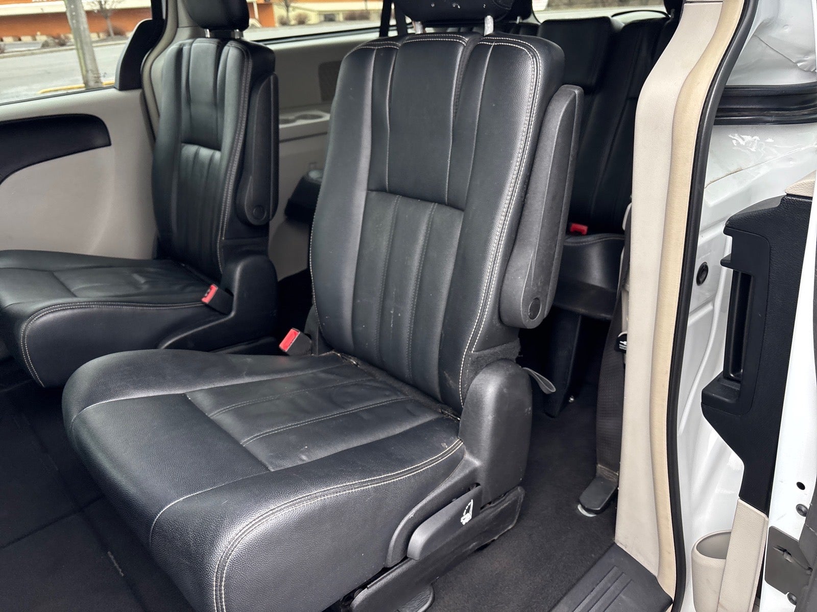 2016 Chrysler Town and Country Touring