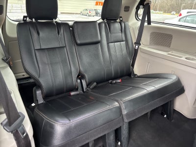 2016 Chrysler Town and Country Touring