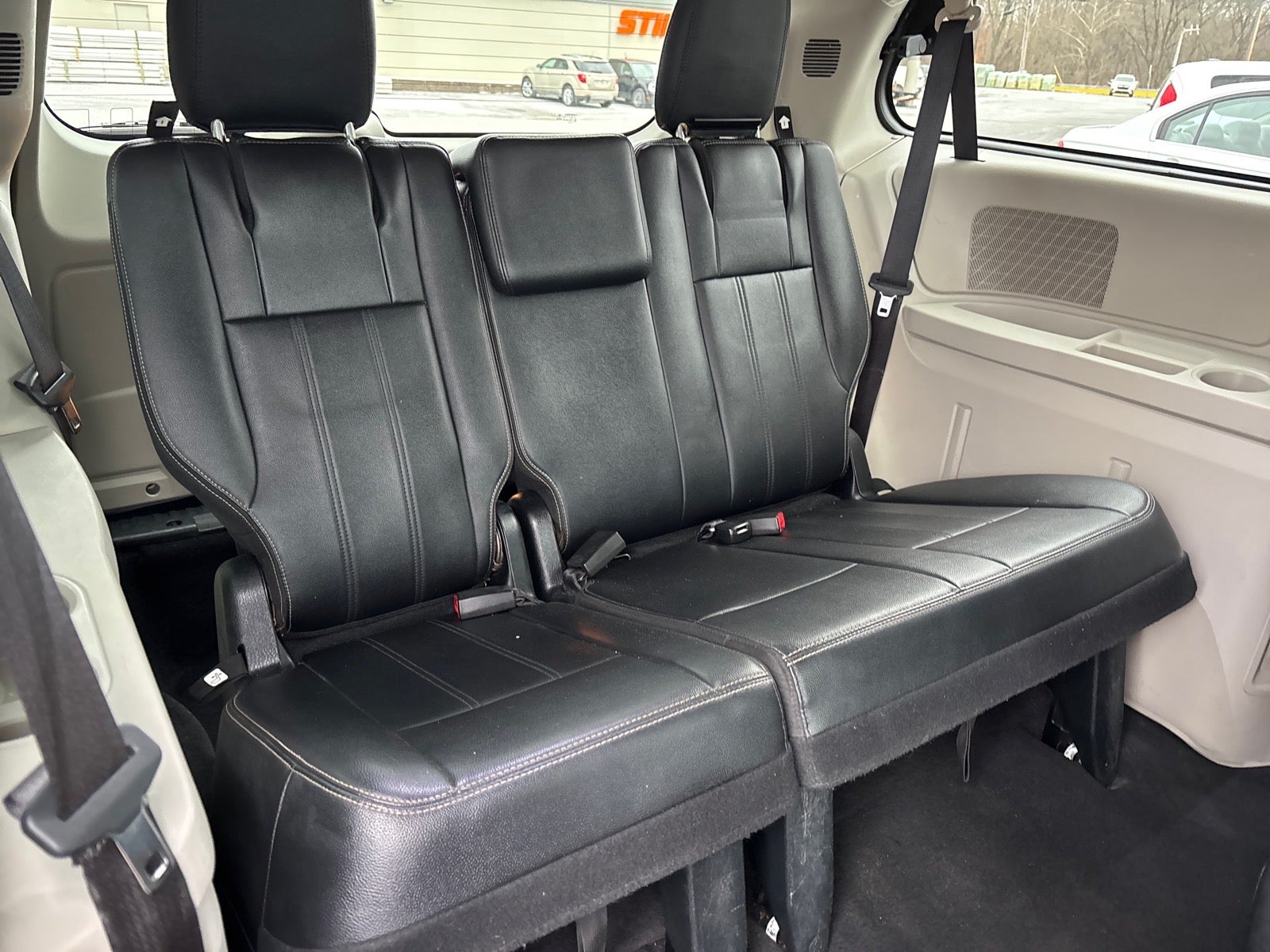 2016 Chrysler Town and Country Touring