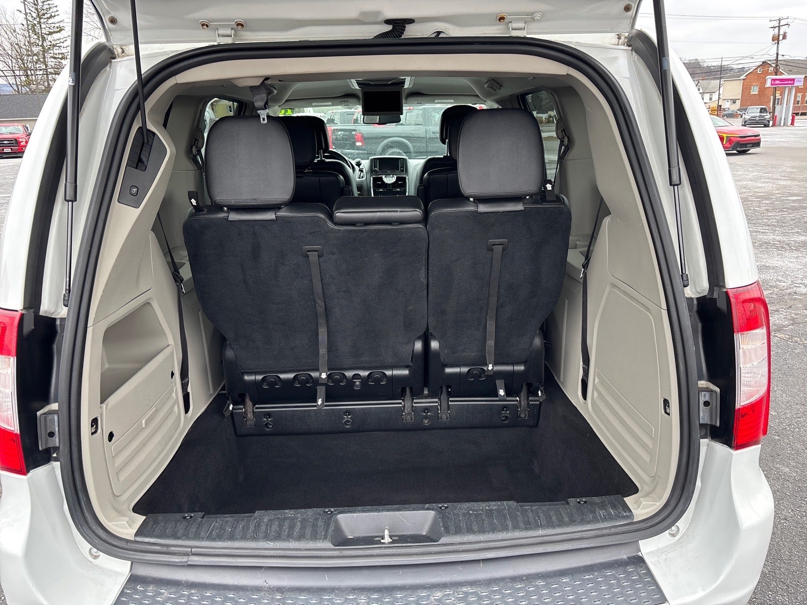 2016 Chrysler Town and Country Touring