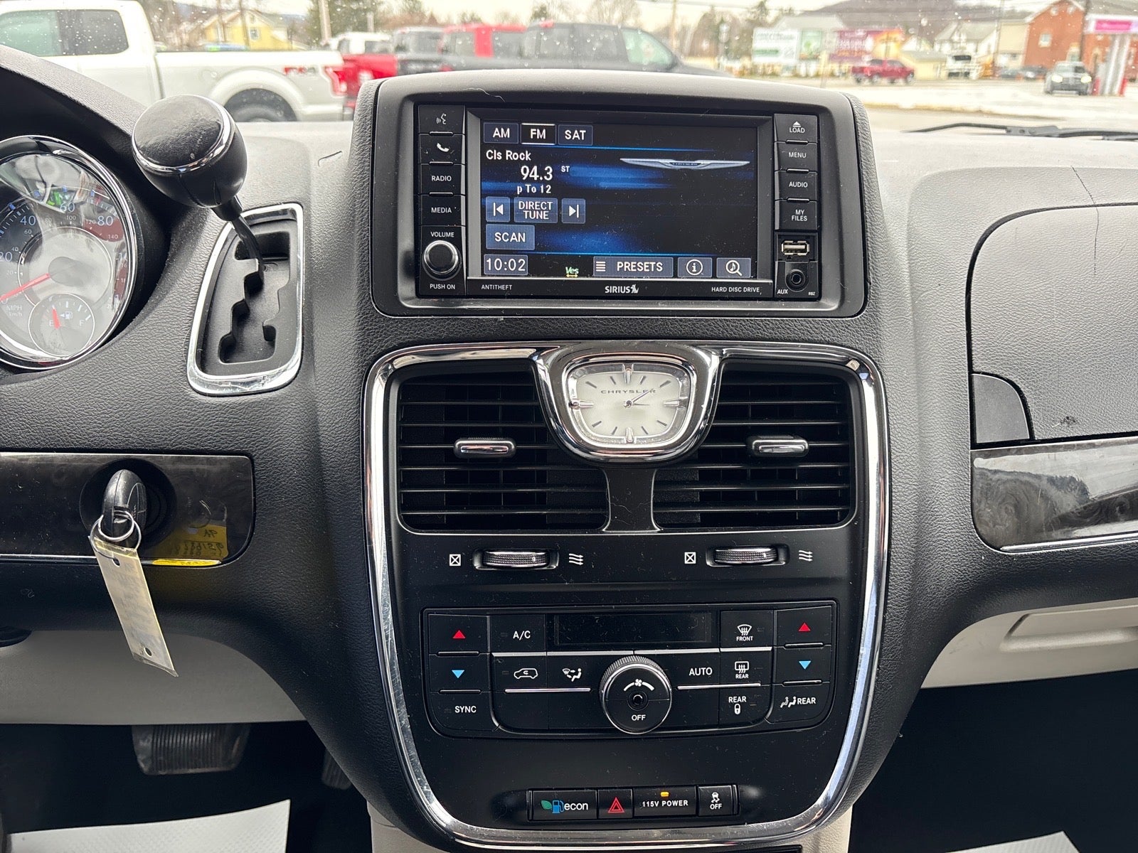 2016 Chrysler Town and Country Touring