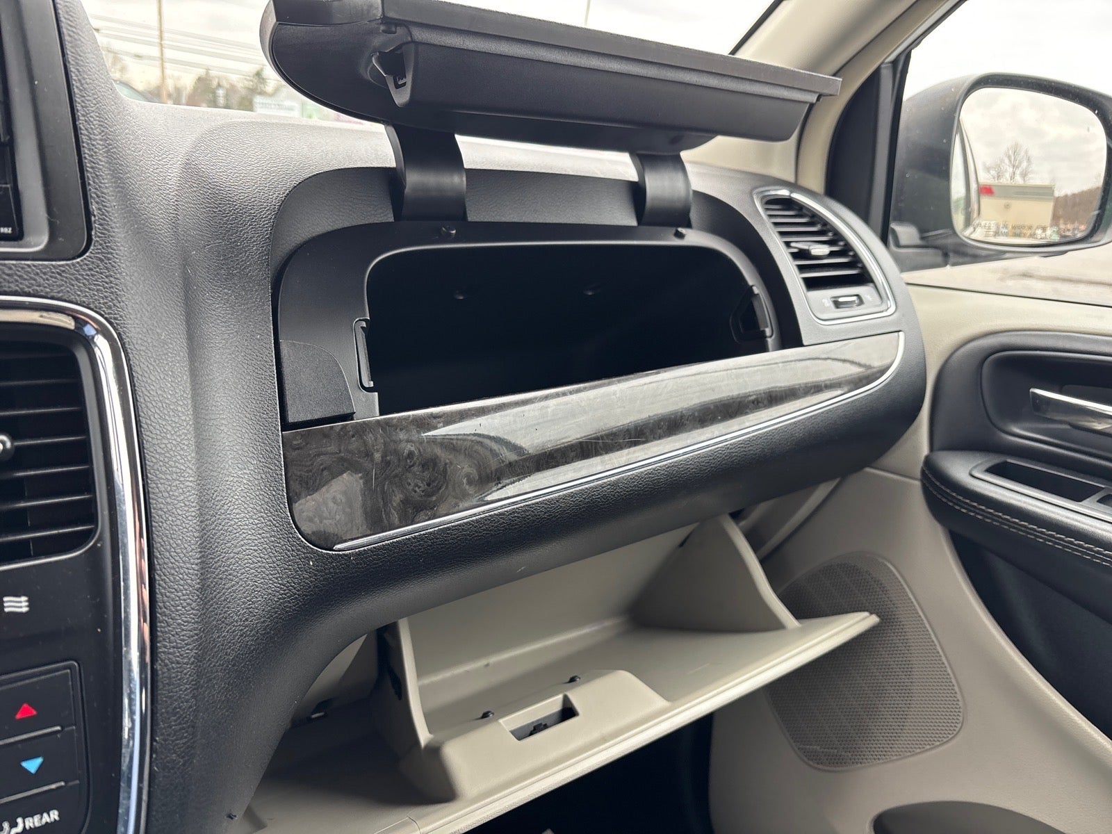 2016 Chrysler Town and Country Touring