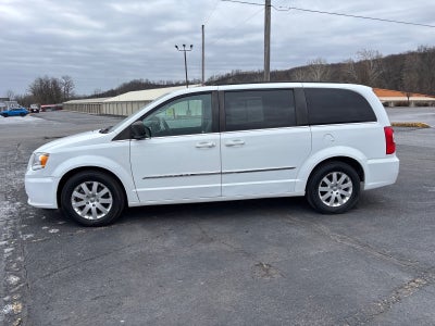 2016 Chrysler Town and Country Touring