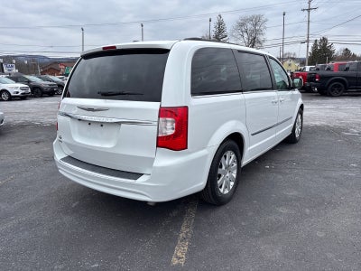 2016 Chrysler Town and Country Touring