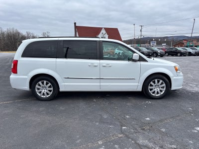 2016 Chrysler Town and Country Touring