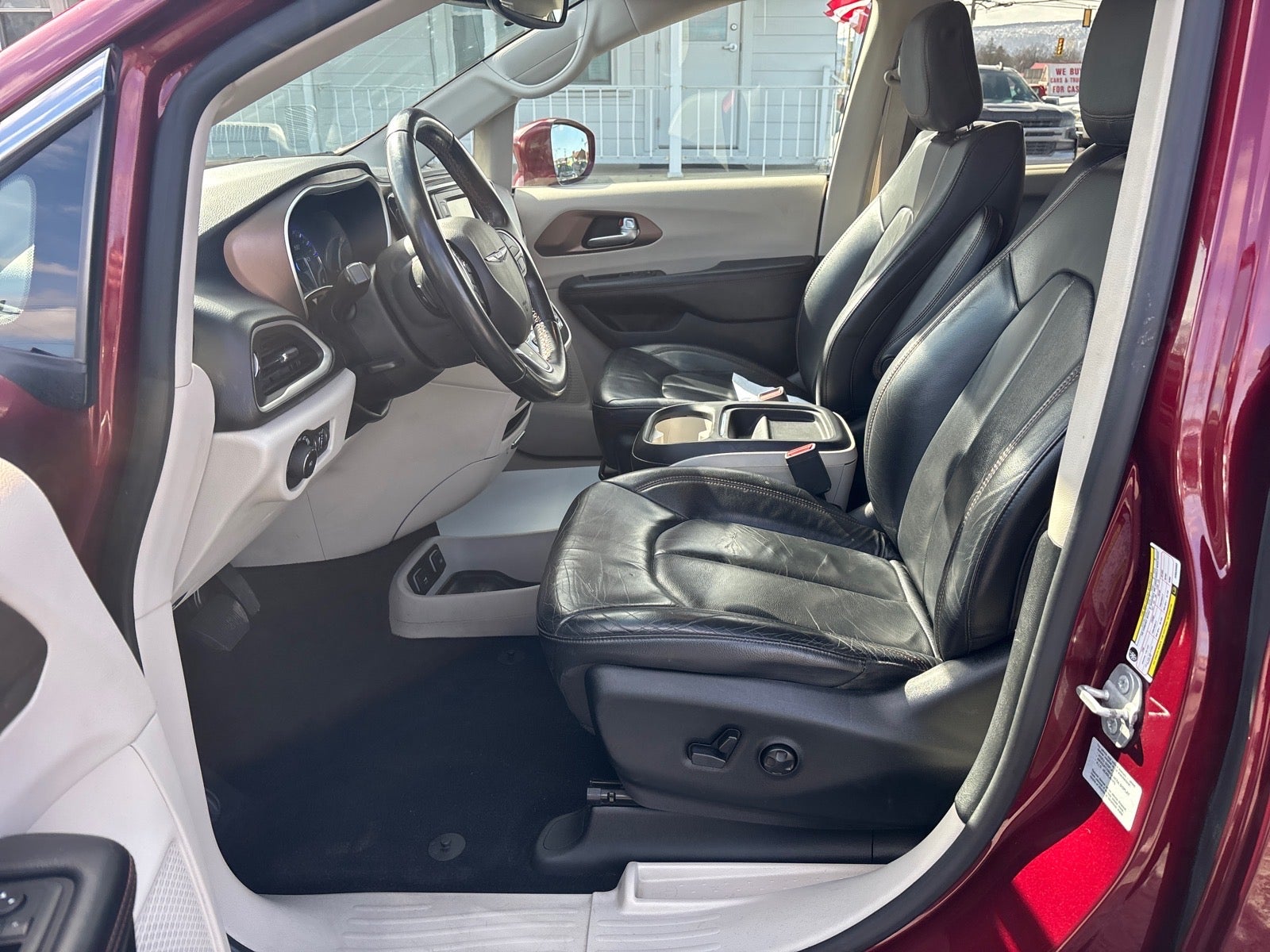 2017 Chrysler Pacifica Touring-L