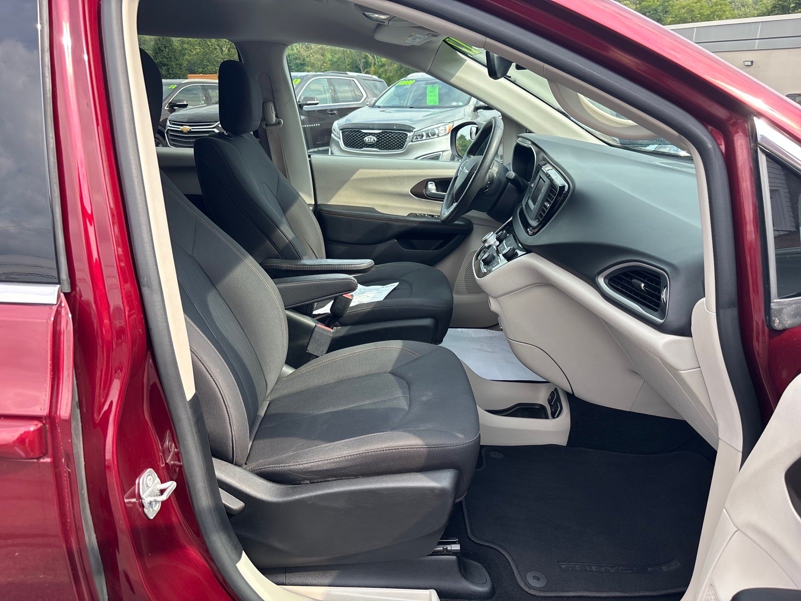 2017 Chrysler Pacifica Touring