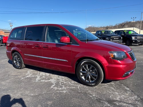 2016 Chrysler Town and Country S