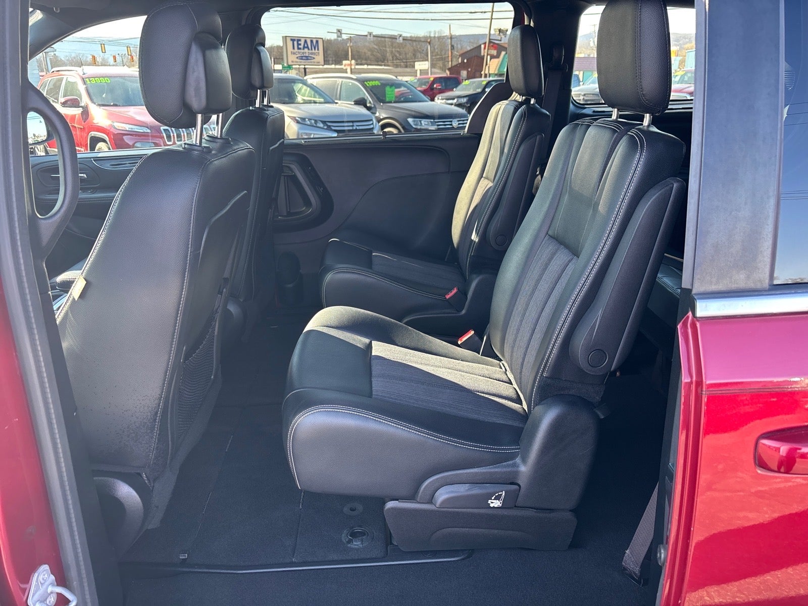 2016 Chrysler Town and Country S