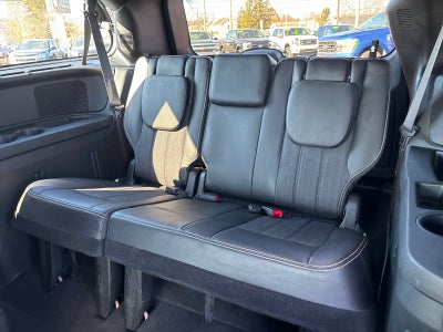 2016 Chrysler Town and Country S