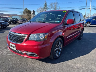 2016 Chrysler Town and Country S