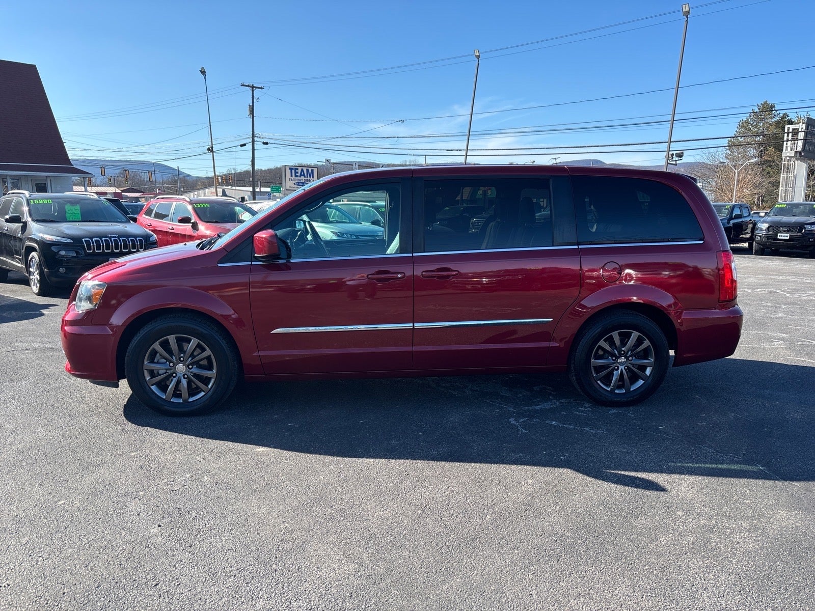 2016 Chrysler Town and Country S