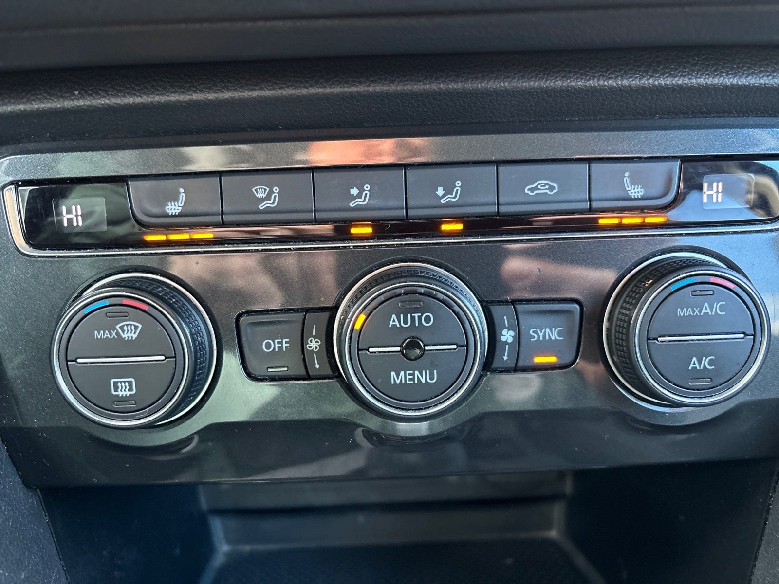 2018 Volkswagen Tiguan 2.0T SEL 4Motion