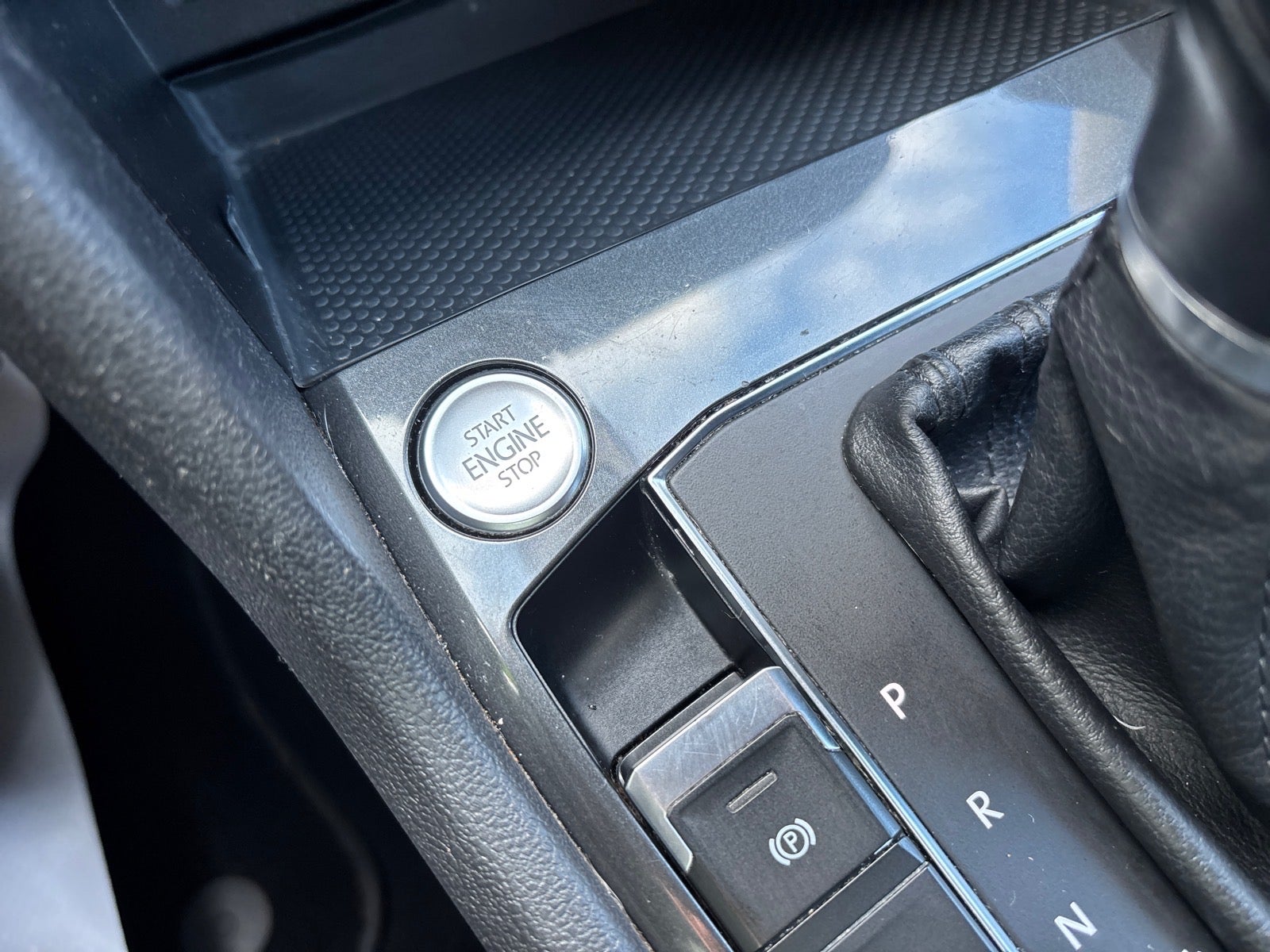 2018 Volkswagen Tiguan 2.0T SEL 4Motion