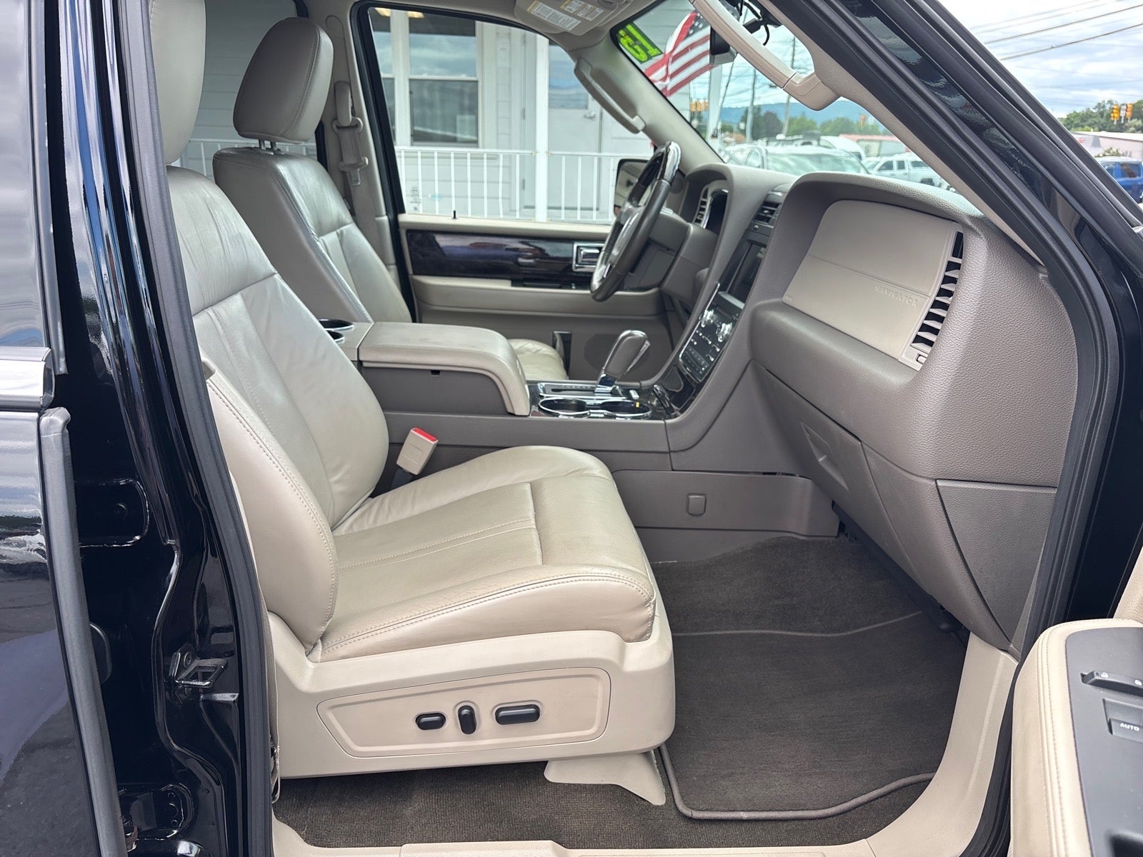 2016 Lincoln Navigator L Select