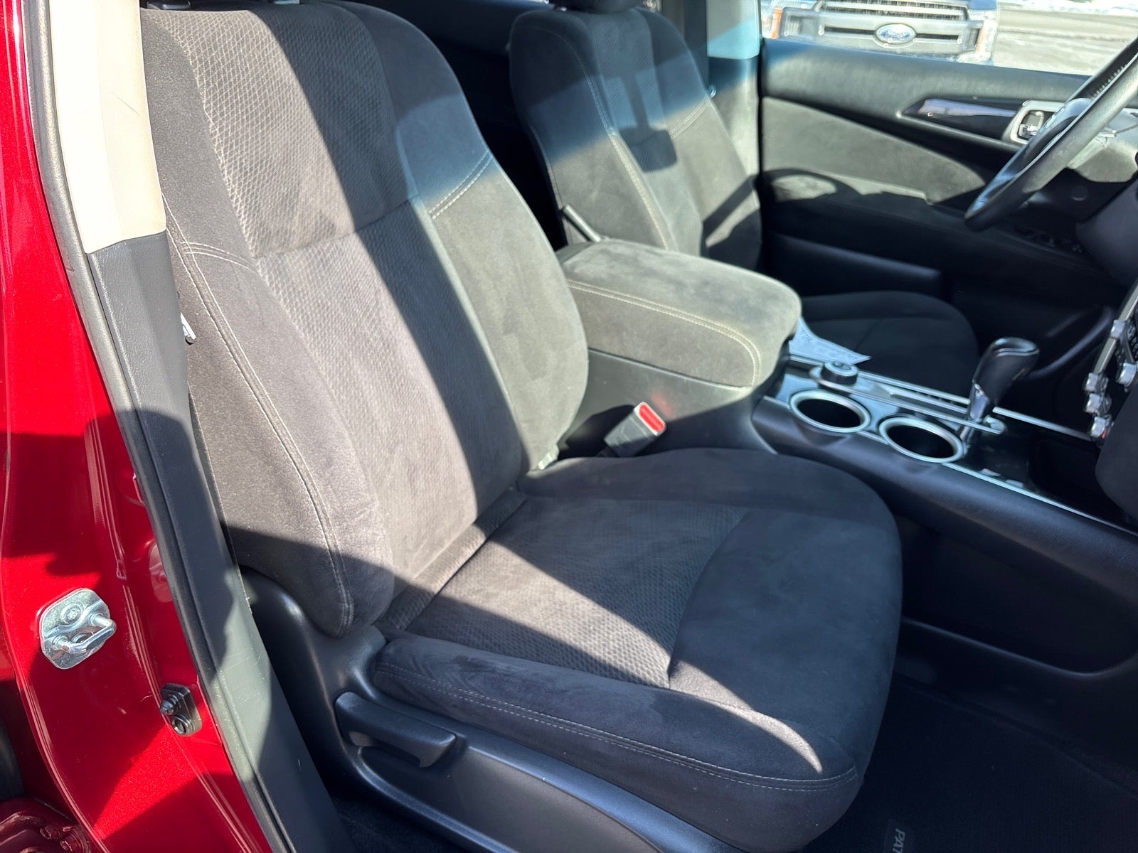 2015 Nissan Pathfinder SV