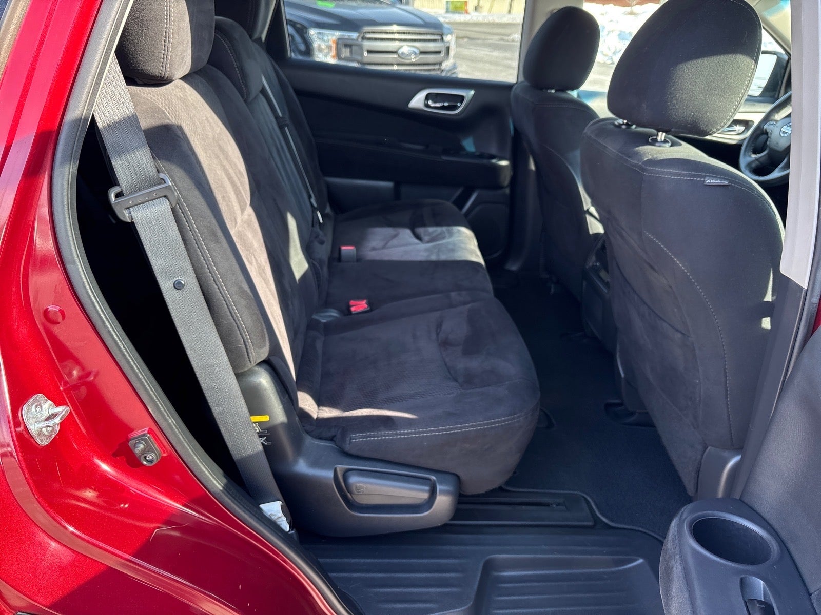 2015 Nissan Pathfinder SV