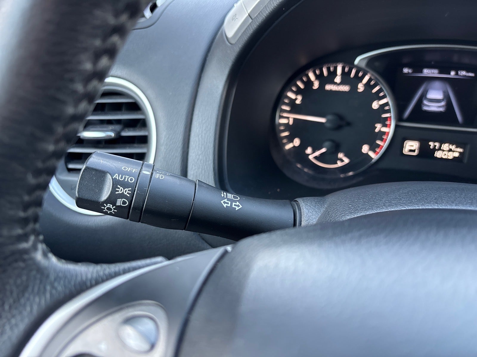 2015 Nissan Pathfinder SV