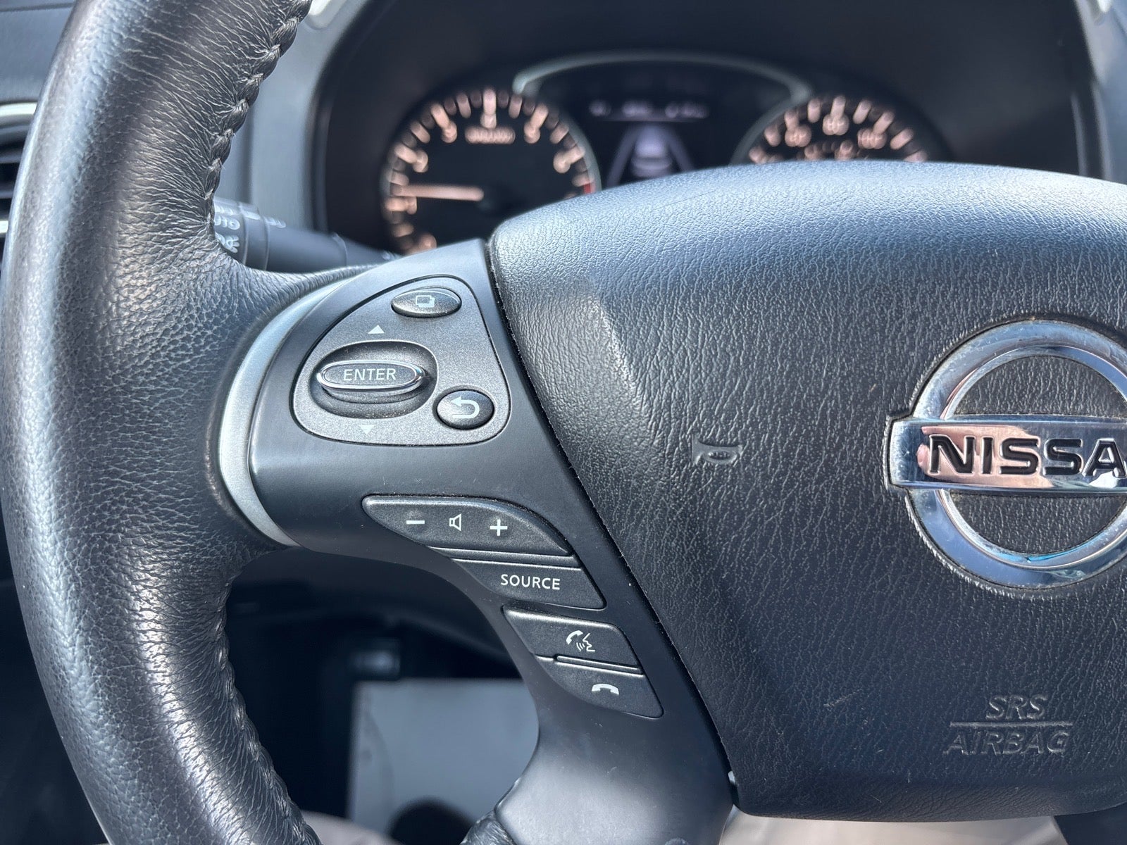 2015 Nissan Pathfinder SV