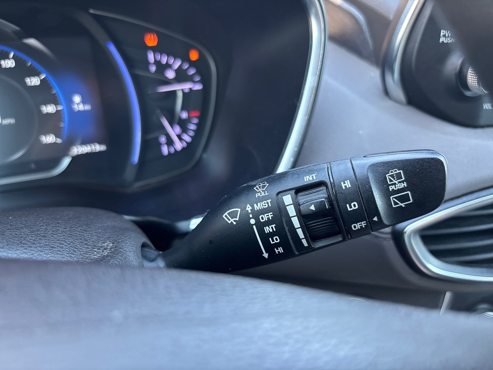 2019 Hyundai SANTA FE SEL 2.4L