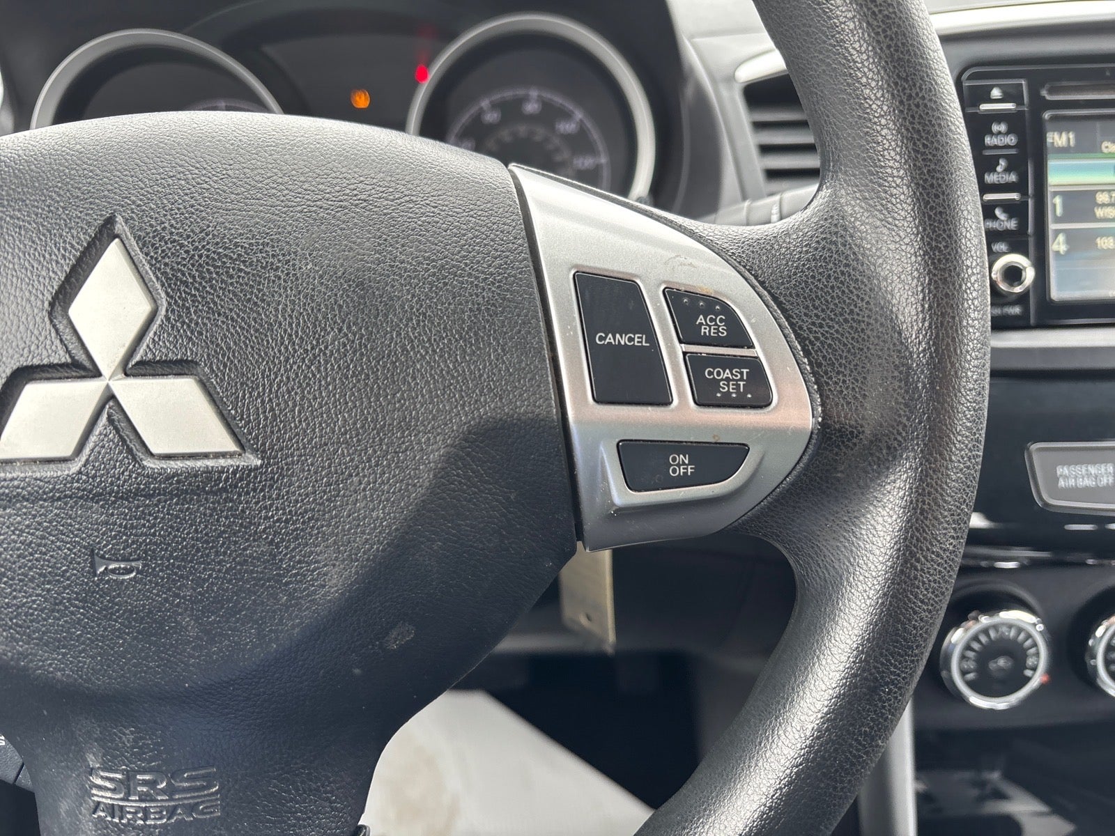 2017 Mitsubishi Lancer ES